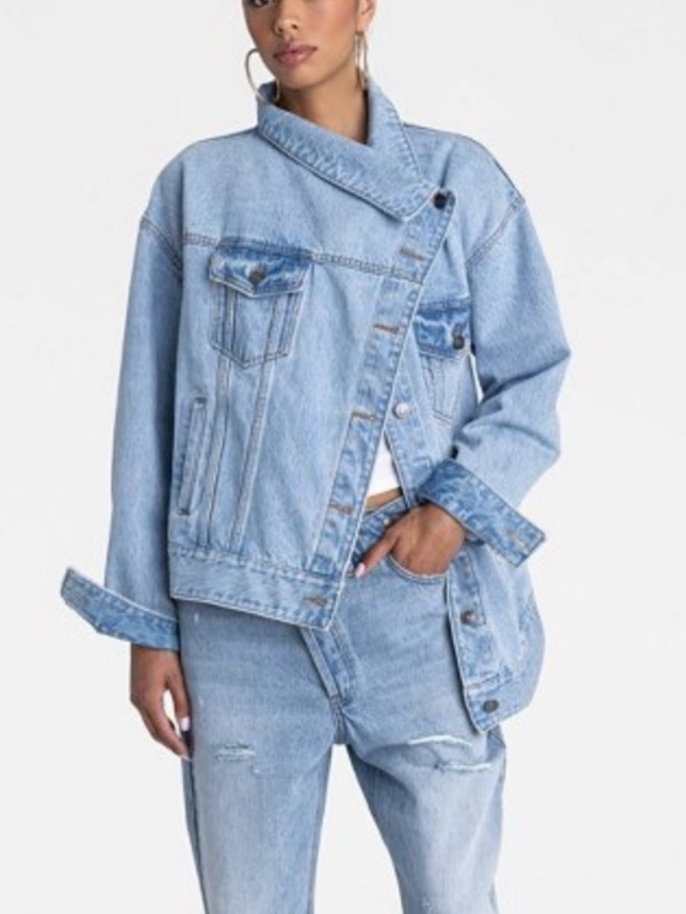 KBB by KAHLANA Women's 'The Denim Jacket' - Light Wash